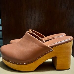 Excellent Condition - Charlotte Stone Marlo Clogs